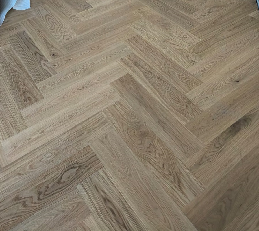 Tarima multicapa de madera en espiga instalacion Nortepar Gijon